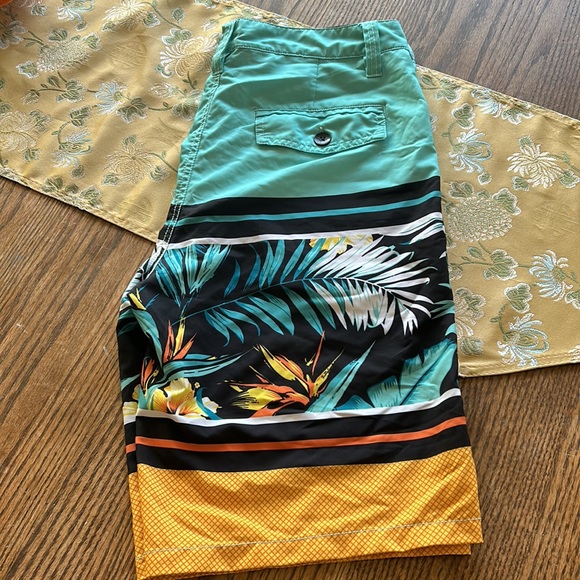 Men's Swim Shorts Mirage Aggrolite Floral Trunks Green Floral.  4 way Stretch - Picture 2 of 10